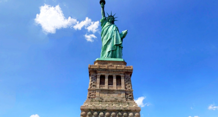 美加边境新规生效：30天以上停留需强制登记，两国关系再遇挑战