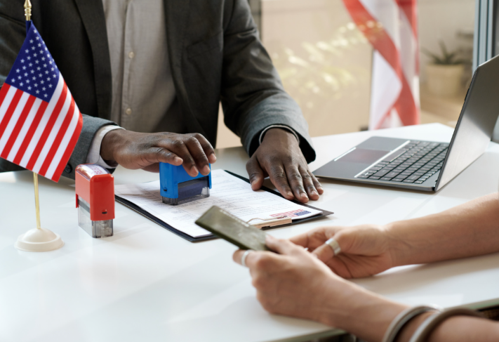 拒签重灾区：B1/B2签证持有人在美远程工作的法律红线？